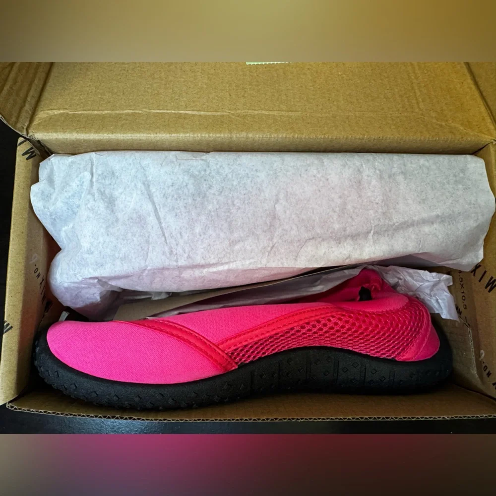Mix No. 6 River Brook Water Shoes Kids 6 Youth Fuchsia Pink 6Y Lightly Padded Ow